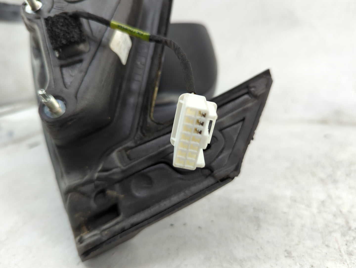 2017-2018 Honda Pilot Driver Side View Mirror - Left Door Mirror OEM Used - Oemusedautoparts1.com