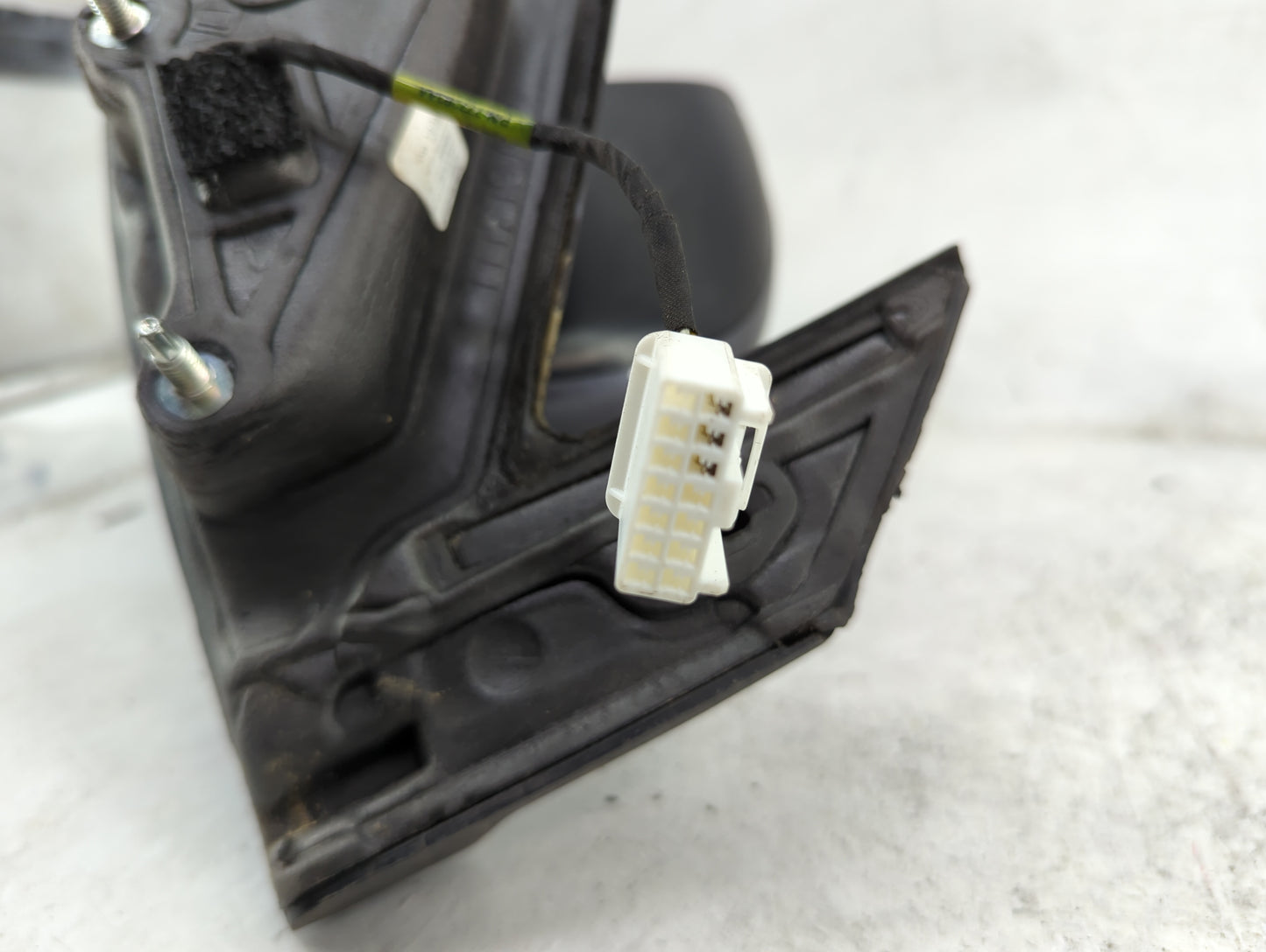 2017-2018 Honda Pilot Driver Side View Mirror - Left Door Mirror OEM Used - Oemusedautoparts1.com