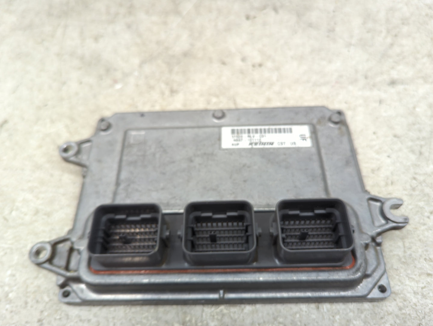 2016-2019 Honda Pilot PCM Engine Control Computer ECU ECM PCU OEM P/N:37820-RLV-C01 Fits Fits 2016 2017 2018 2019 OEM Used A