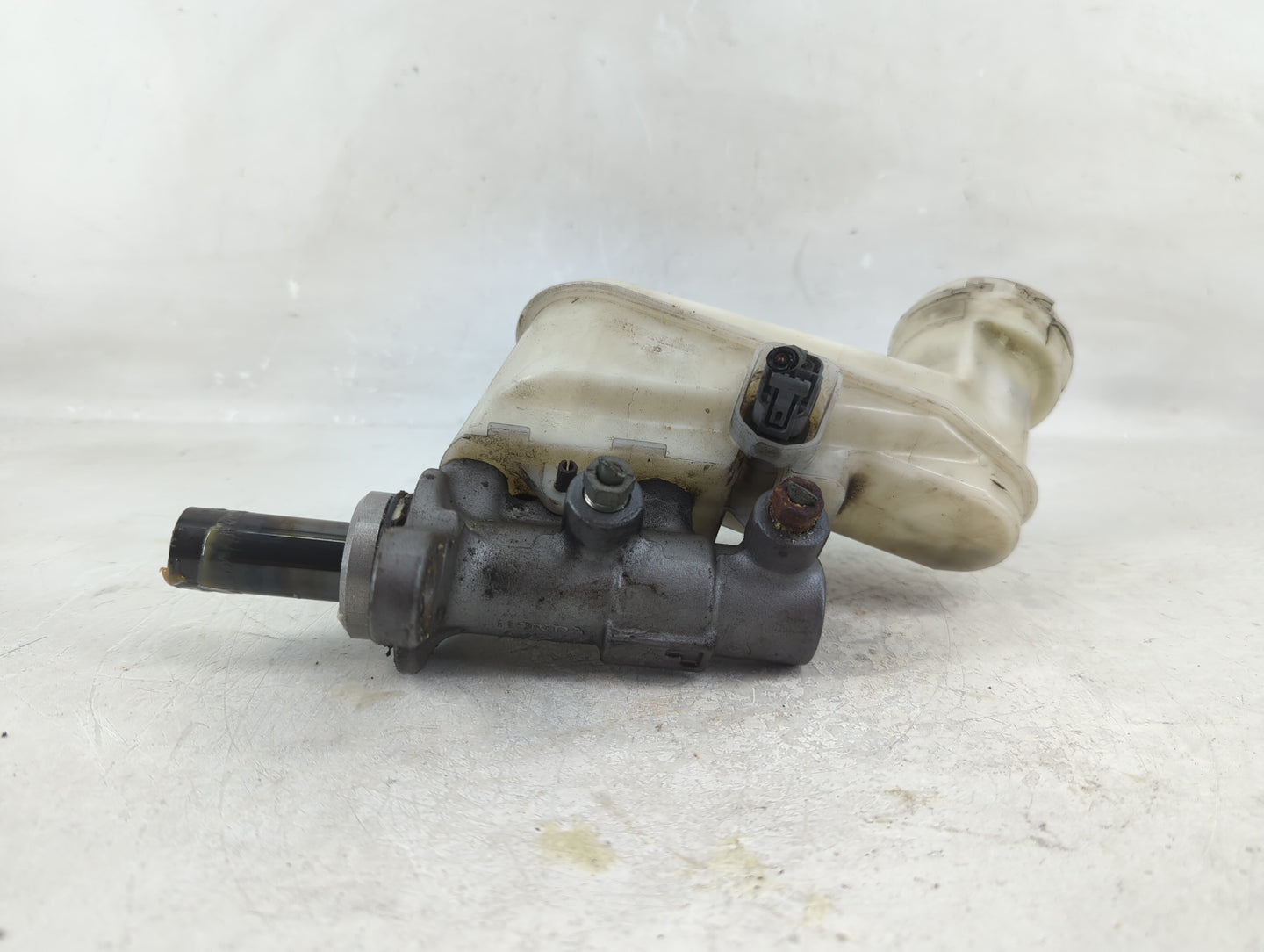 2017-2022 Honda Ridgeline Brake Master Cylinder - Oemusedautoparts1.com