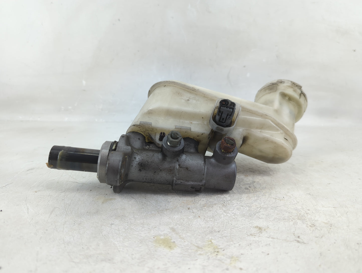 2017-2022 Honda Ridgeline Brake Master Cylinder - Oemusedautoparts1.com