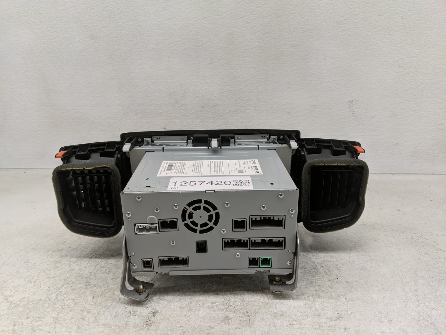 2017-2018 Honda Ridgeline Radio AM FM Cd Player Receiver Replacement P/N:39540-T6Z-A31 Fits Fits 2017 2018 OEM Used Auto Par