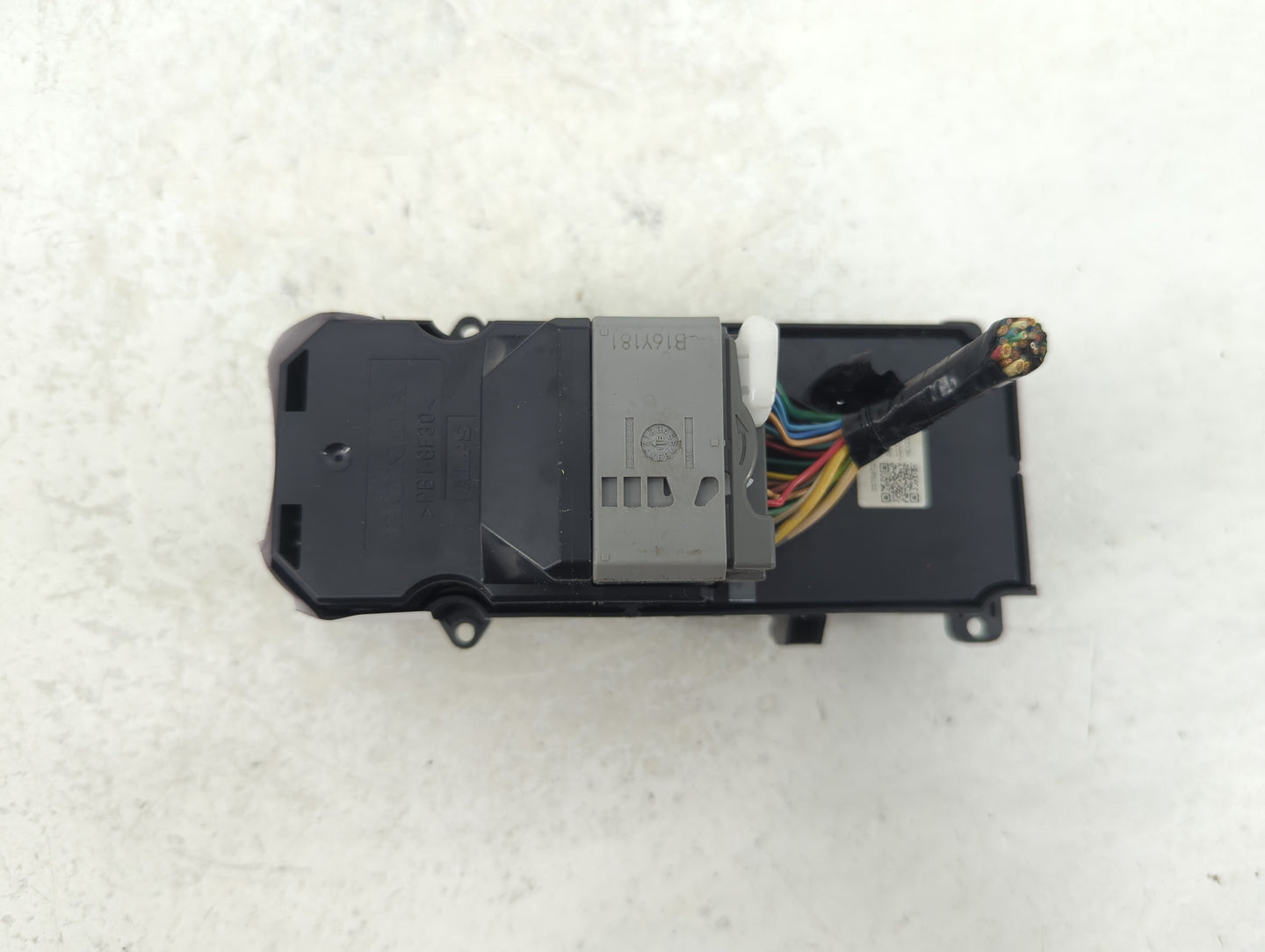 2017-2022 Honda Ridgeline Master Power Window Switch Replacement Driver Side Left P/N:35750TG7A011M1 Fits OEM Used Auto Part