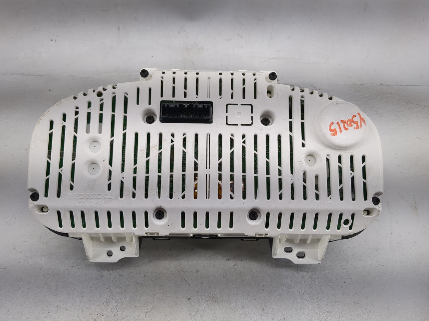 2017-2019 Honda Ridgeline Instrument Cluster Speedometer Gauges P/N:78100-T6Z-A220-M1 Miles: Fits Fits 2017 2018 2019 OEM Us