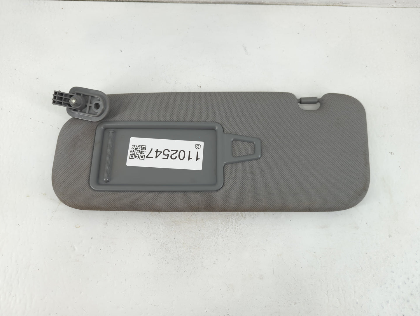 2014-2017 Hyundai Accent Sun Visor Shade Replacement Passenger Right Mirror Fits Fits 2014 2015 2016 2017 OEM Used Auto Part