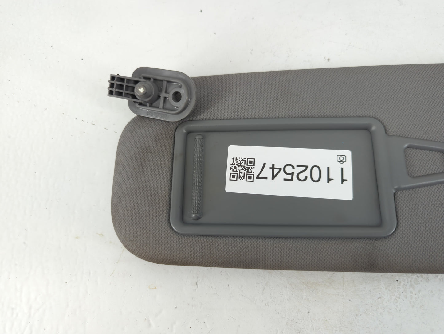 2014-2017 Hyundai Accent Sun Visor Shade Replacement Passenger Right Mirror Fits Fits 2014 2015 2016 2017 OEM Used Auto Part