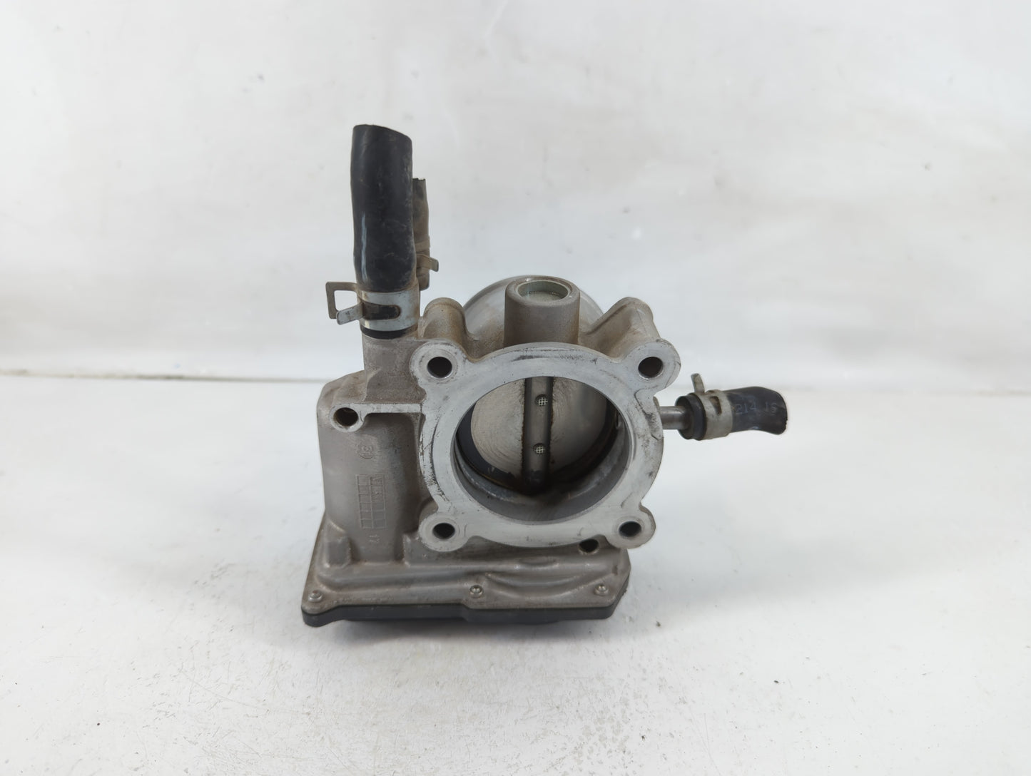 2012-2019 Hyundai Accent Throttle Body P/N:35100-2B300 Fits Fits 2012 2013 2014 2015 2016 2017 2018 2019 OEM Used Auto Parts