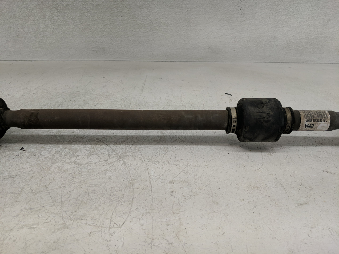 2012-2017 Hyundai Accent Axle Shaft Front Passenger Cv C/v - Oemusedautoparts1.com
