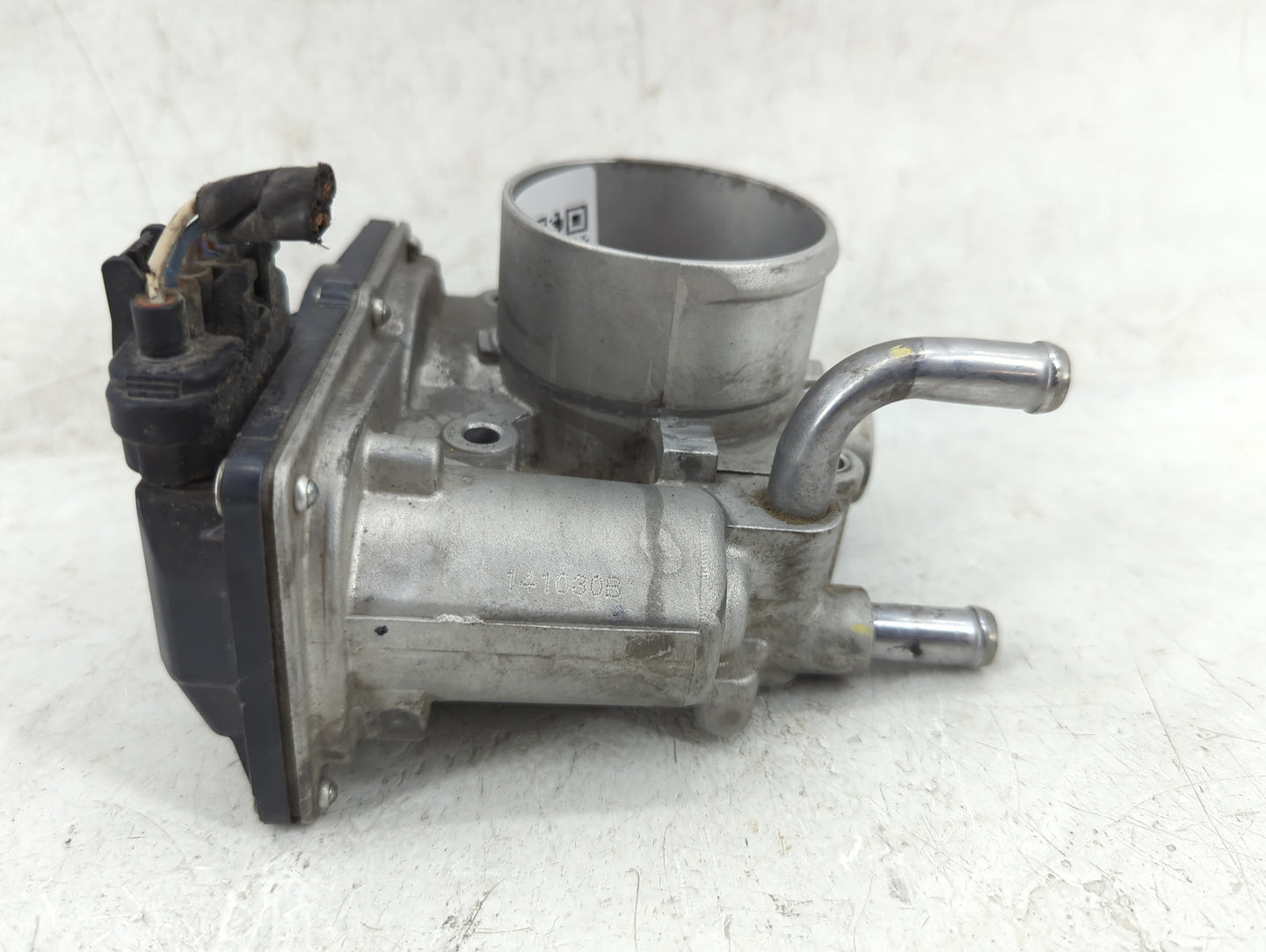 2012-2019 Hyundai Accent Throttle Body P/N:35100-2B300 Fits Fits 2012 2013 2014 2015 2016 2017 2018 2019 OEM Used Auto Parts