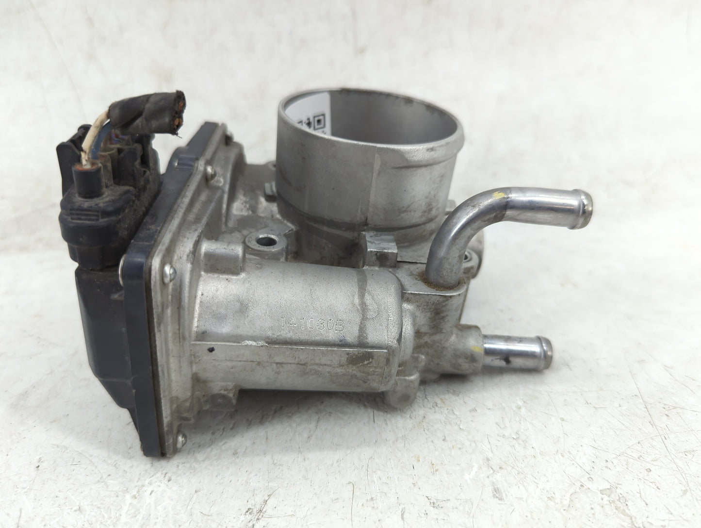 2012-2019 Hyundai Accent Throttle Body P/N:35100-2B300 Fits Fits 2012 2013 2014 2015 2016 2017 2018 2019 OEM Used Auto Parts
