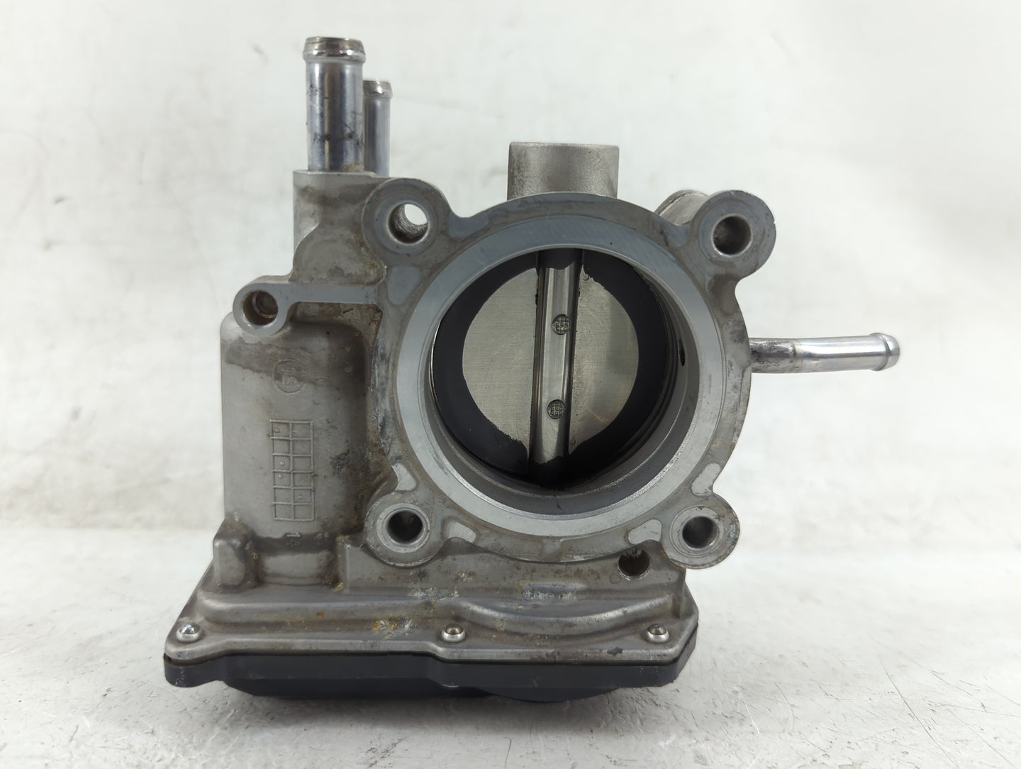 2012-2019 Hyundai Accent Throttle Body P/N:35100-2B300 Fits Fits 2012 2013 2014 2015 2016 2017 2018 2019 OEM Used Auto Parts