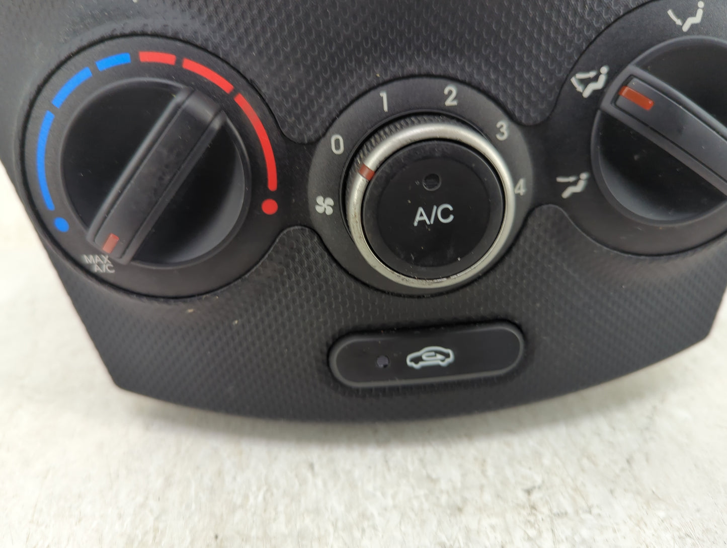2015-2017 Hyundai Accent Climate Control Module Temperature AC/Heater Replacement Fits Fits 2015 2016 2017 OEM Used Auto Par