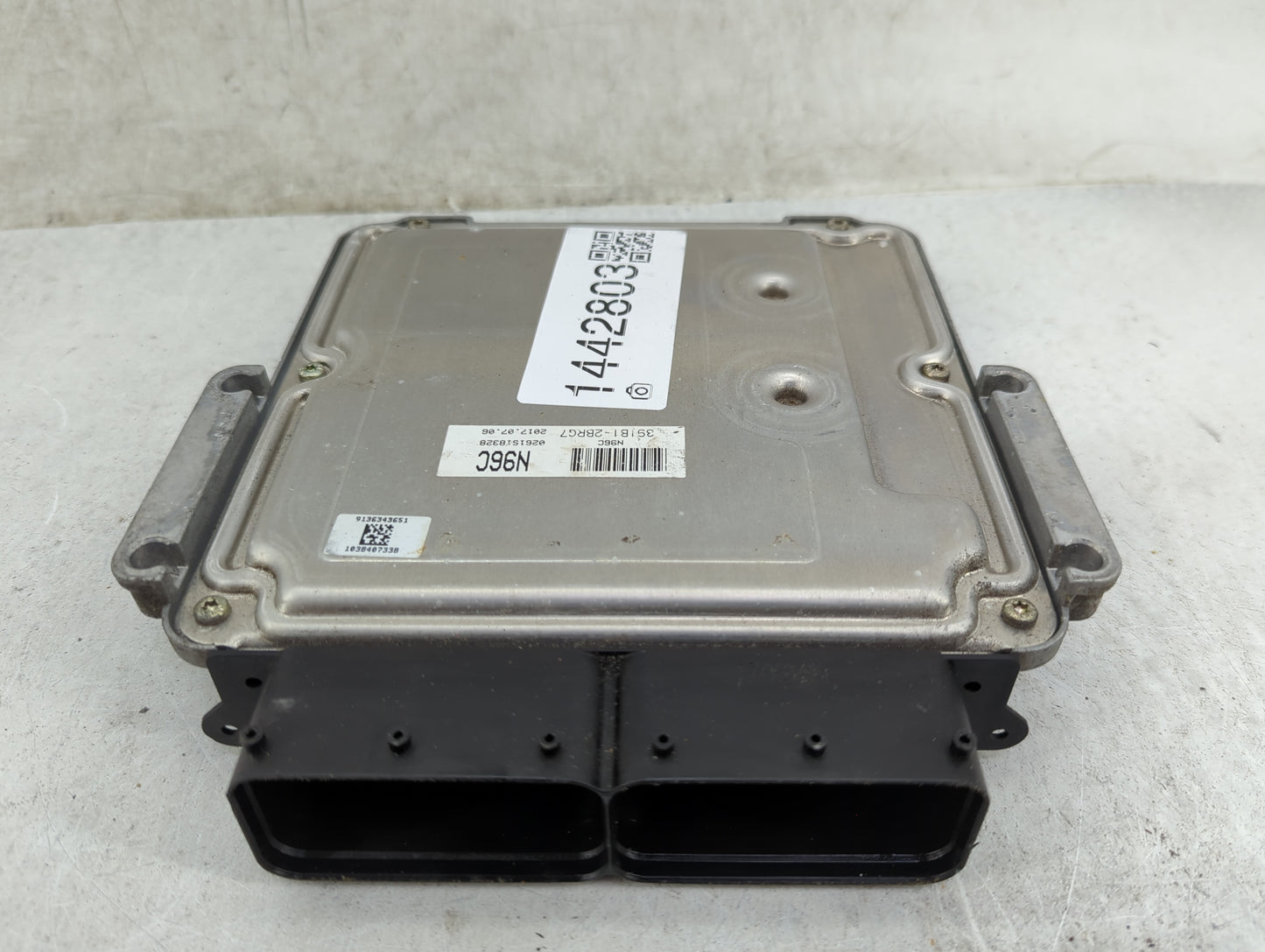 2015-2017 Hyundai Accent PCM Engine Control Computer ECU ECM PCU OEM P/N:0261S18328 391B1-2BRG7 Fits Fits 2015 2016 2017 OEM