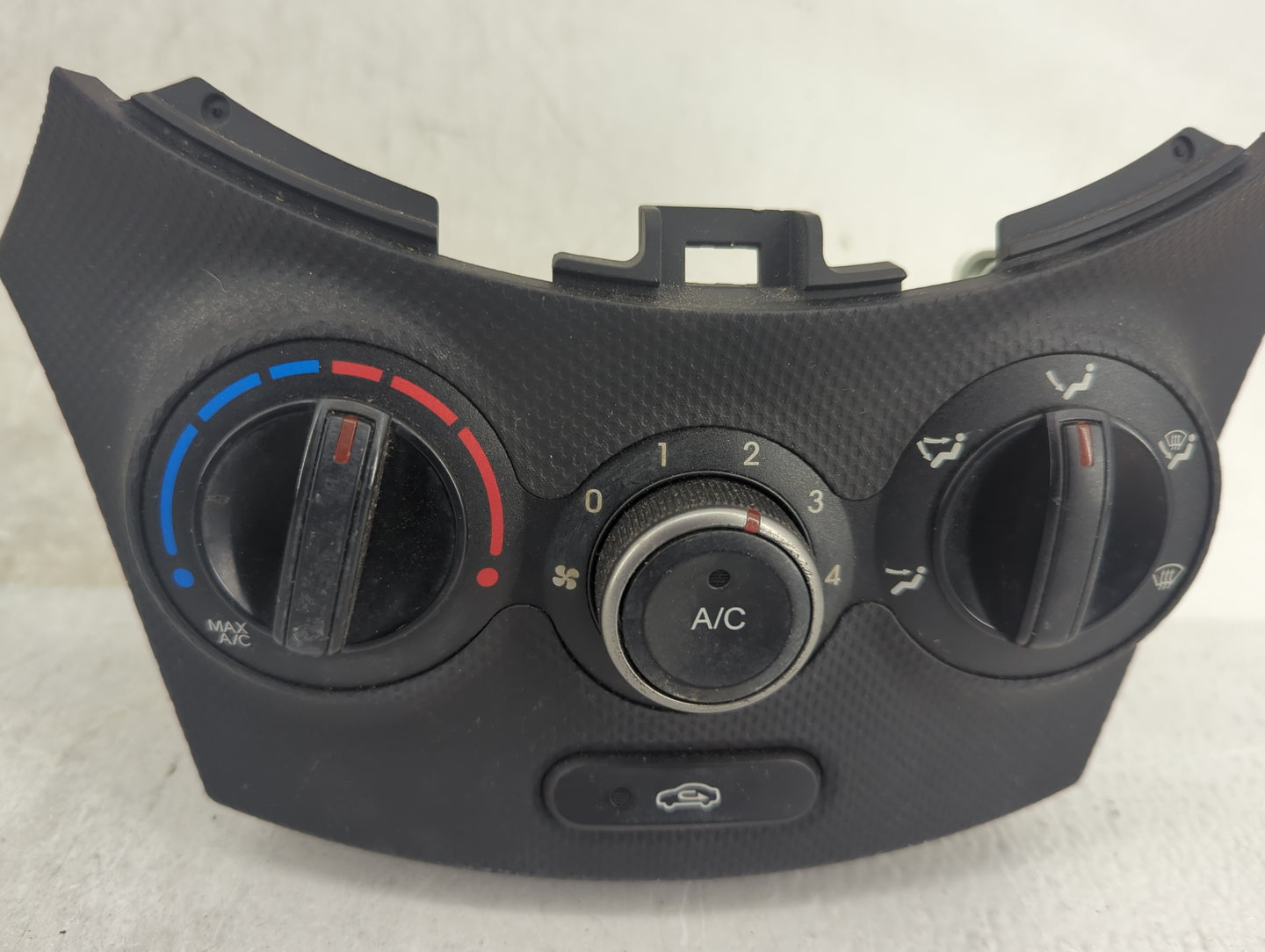 2015-2017 Hyundai Accent Climate Control Module Temperature AC/Heater Replacement Fits Fits 2015 2016 2017 OEM Used Auto Par