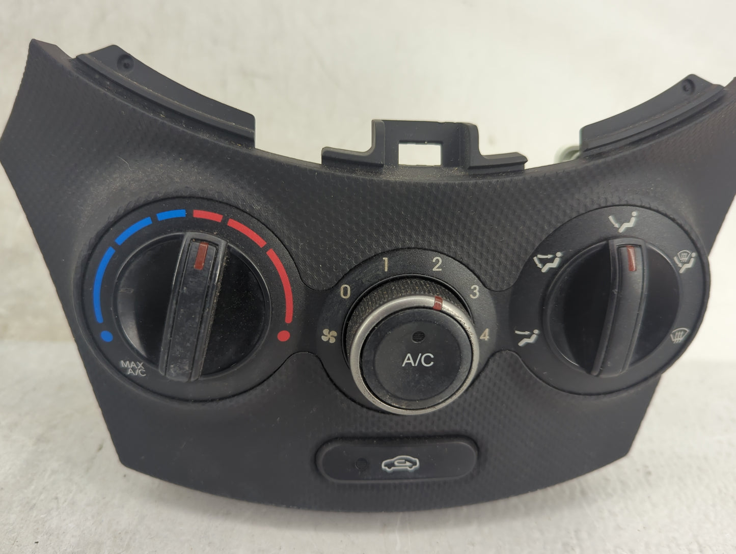 2015-2017 Hyundai Accent Climate Control Module Temperature AC/Heater Replacement Fits Fits 2015 2016 2017 OEM Used Auto Par