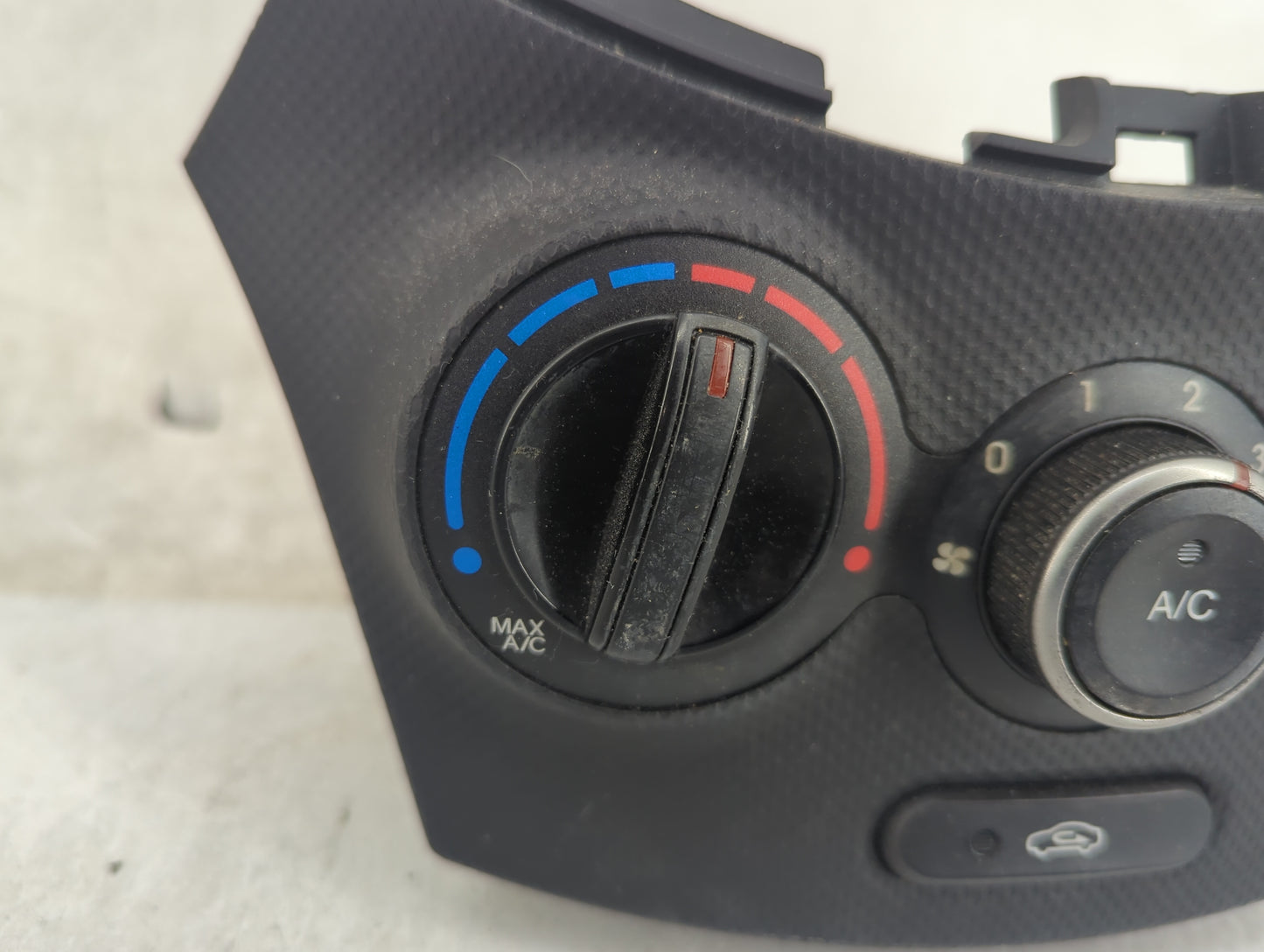 2015-2017 Hyundai Accent Climate Control Module Temperature AC/Heater Replacement Fits Fits 2015 2016 2017 OEM Used Auto Par