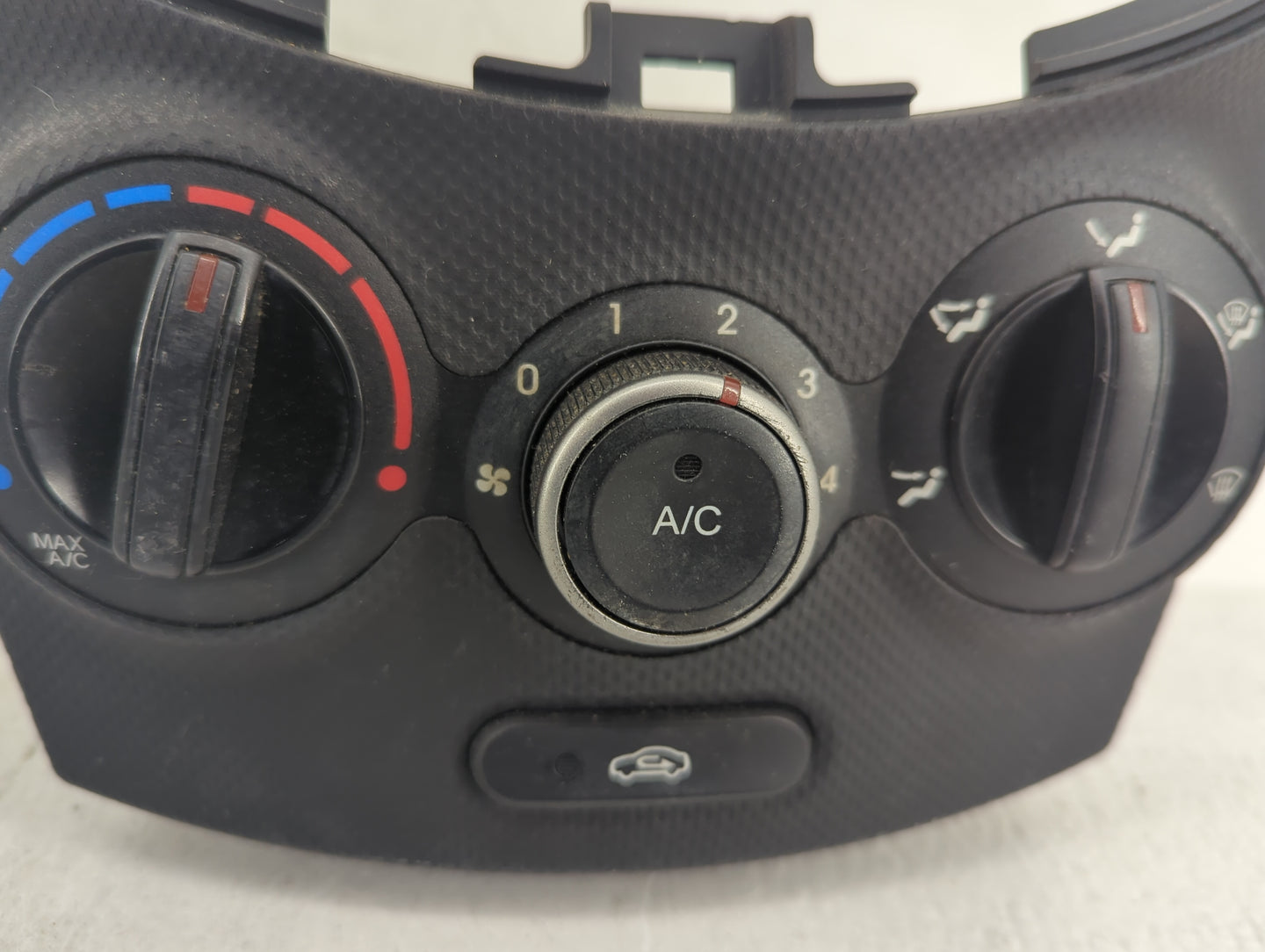 2015-2017 Hyundai Accent Climate Control Module Temperature AC/Heater Replacement Fits Fits 2015 2016 2017 OEM Used Auto Par