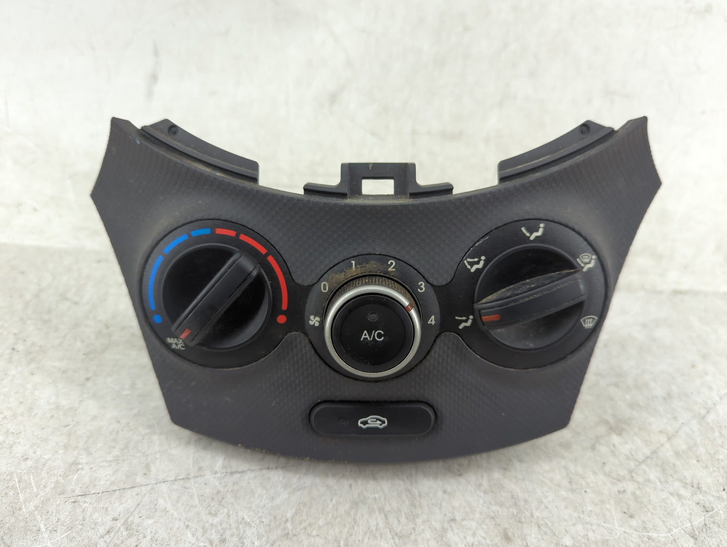 2015-2017 Hyundai Accent Climate Control Module Temperature AC/Heater Replacement P/N:97250-1RBL1 Fits Fits 2015 2016 2017 O