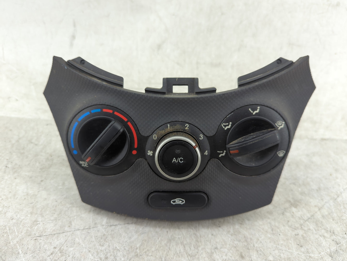2015-2017 Hyundai Accent Climate Control Module Temperature AC/Heater Replacement P/N:97250-1RBL1 Fits Fits 2015 2016 2017 O