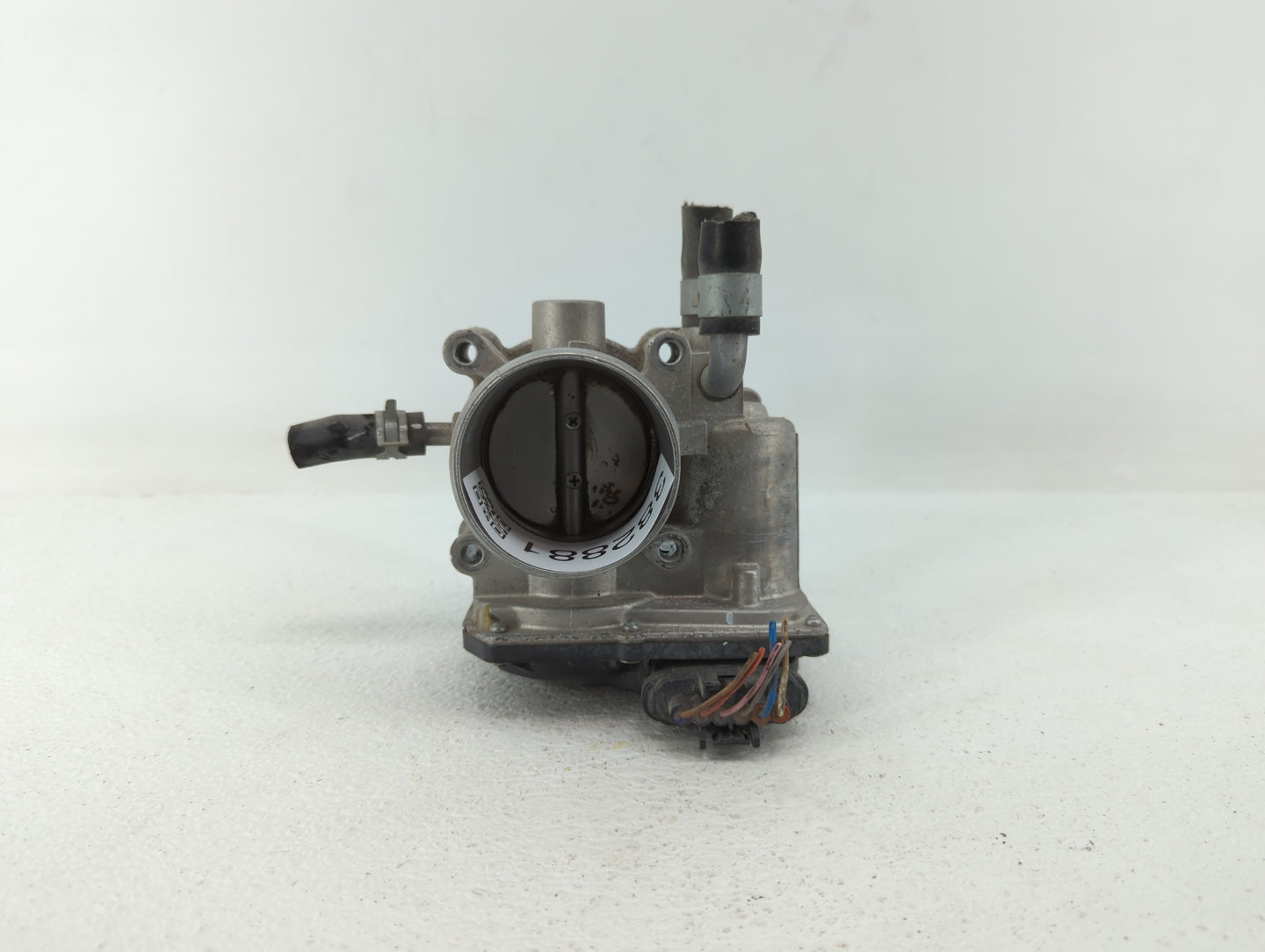 2012-2019 Hyundai Accent Throttle Body P/N:35100-2B300 Fits Fits 2012 2013 2014 2015 2016 2017 2018 2019 OEM Used Auto Parts