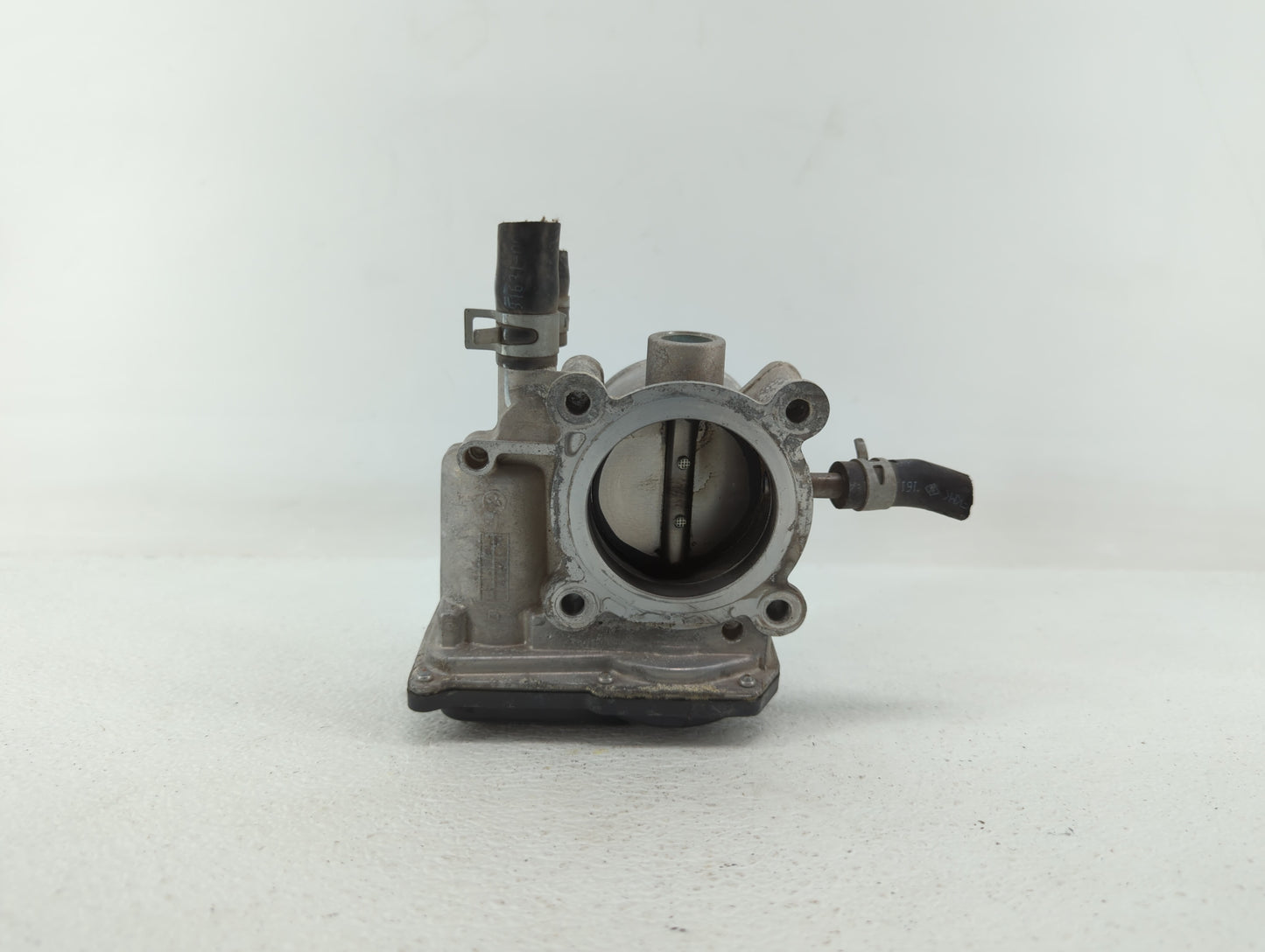 2012-2019 Hyundai Accent Throttle Body P/N:35100-2B300 Fits Fits 2012 2013 2014 2015 2016 2017 2018 2019 OEM Used Auto Parts