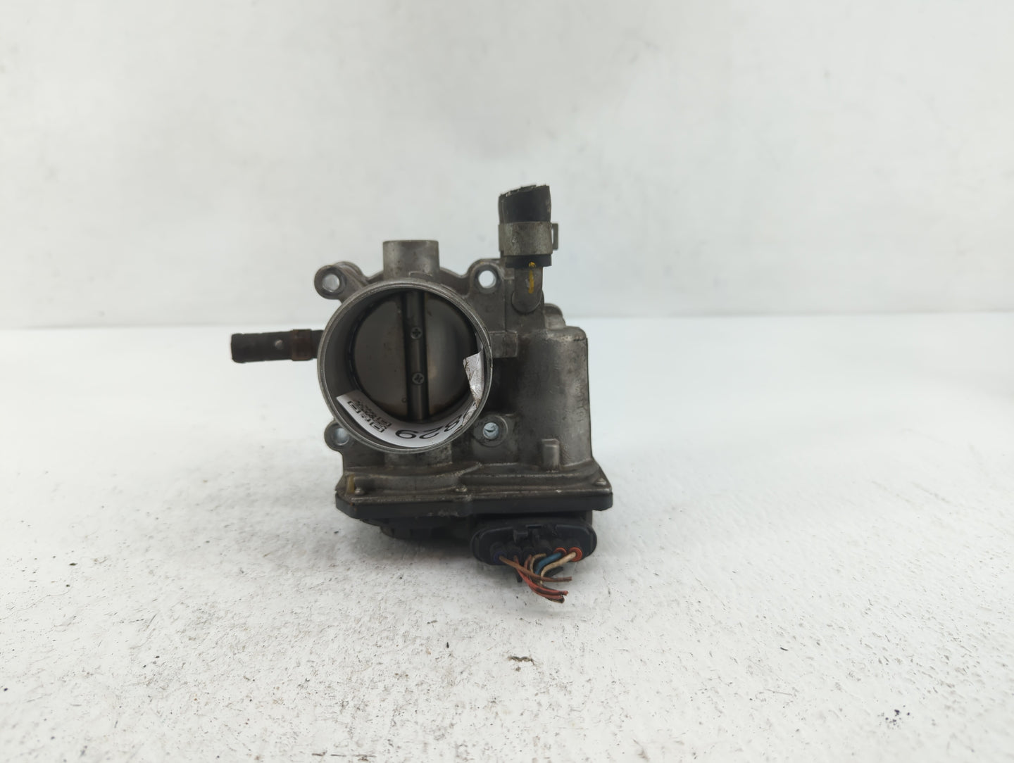 2012-2019 Hyundai Accent Throttle Body P/N:35100-2B300 Fits Fits 2012 2013 2014 2015 2016 2017 2018 2019 OEM Used Auto Parts