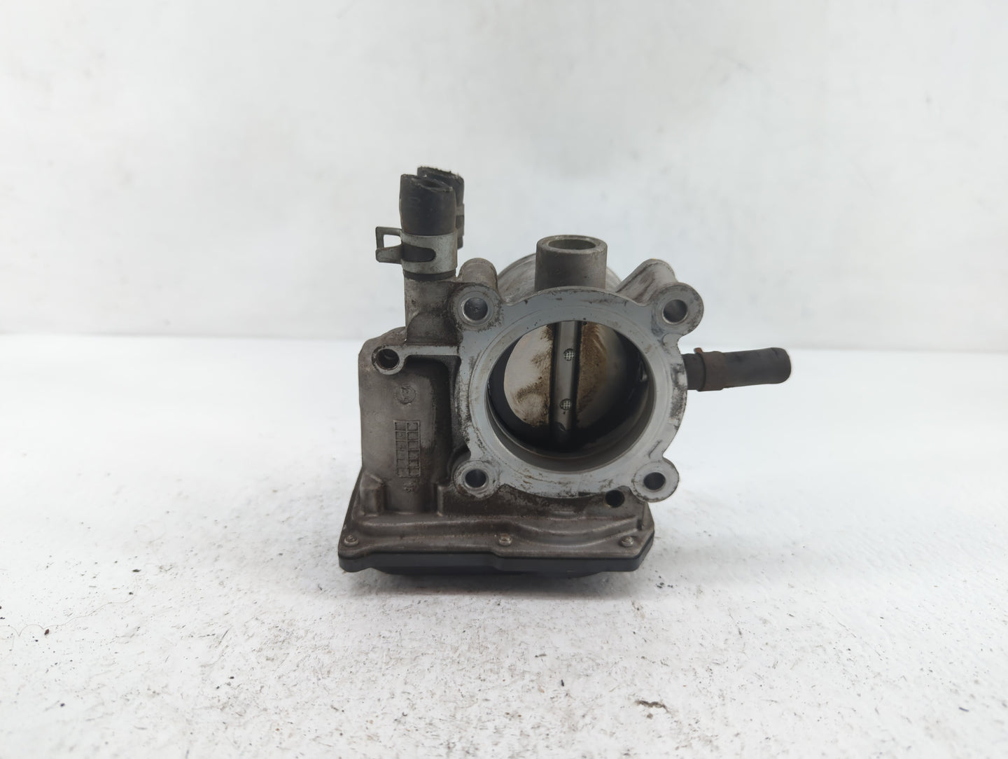 2012-2019 Hyundai Accent Throttle Body P/N:35100-2B300 Fits Fits 2012 2013 2014 2015 2016 2017 2018 2019 OEM Used Auto Parts