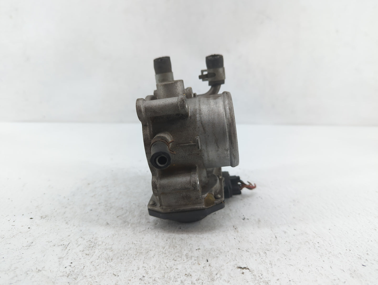 2012-2019 Hyundai Accent Throttle Body P/N:35100-2B300 Fits Fits 2012 2013 2014 2015 2016 2017 2018 2019 OEM Used Auto Parts