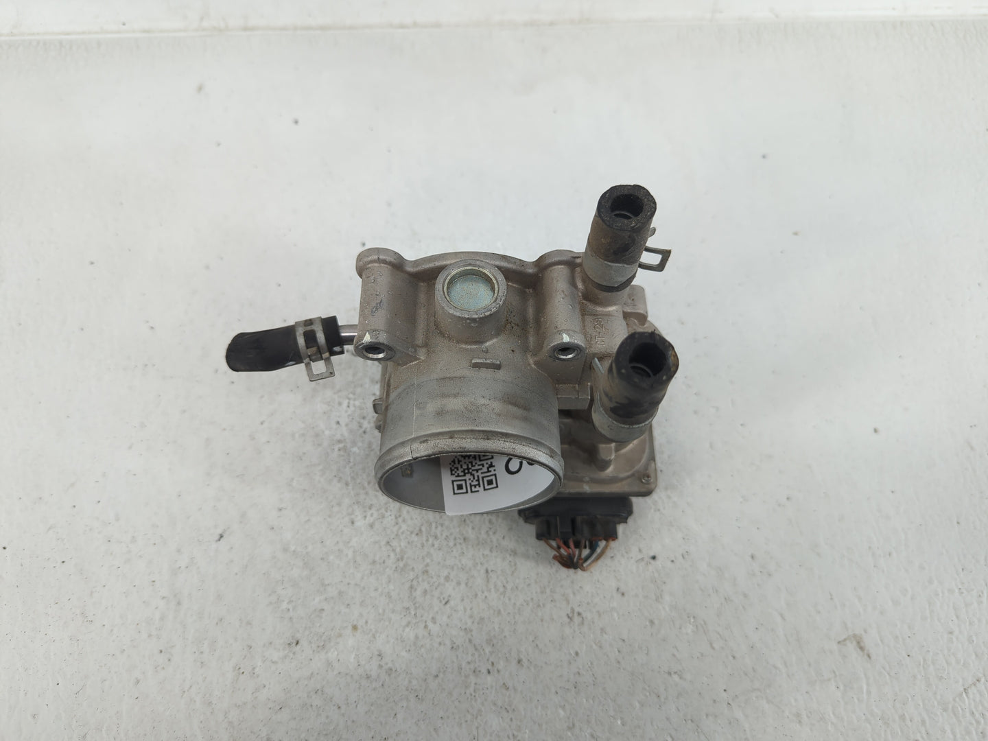 2012-2019 Hyundai Accent Throttle Body P/N:35100-2B300 Fits Fits 2012 2013 2014 2015 2016 2017 2018 2019 OEM Used Auto Parts