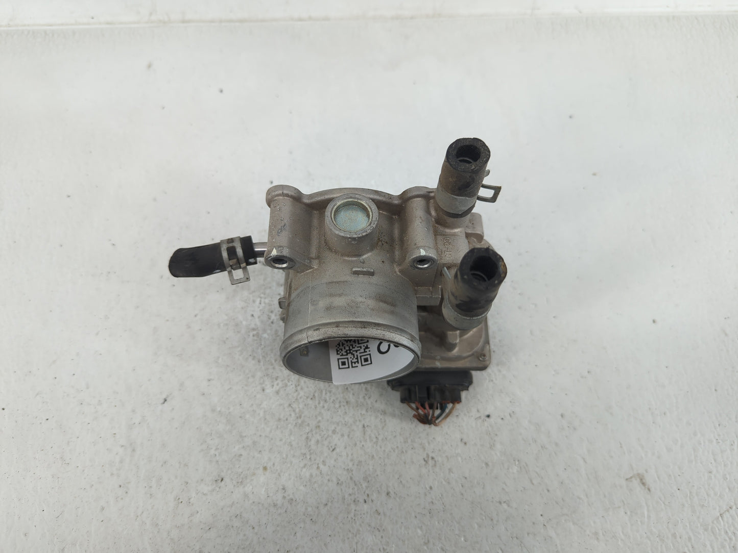2012-2019 Hyundai Accent Throttle Body P/N:35100-2B300 Fits Fits 2012 2013 2014 2015 2016 2017 2018 2019 OEM Used Auto Parts