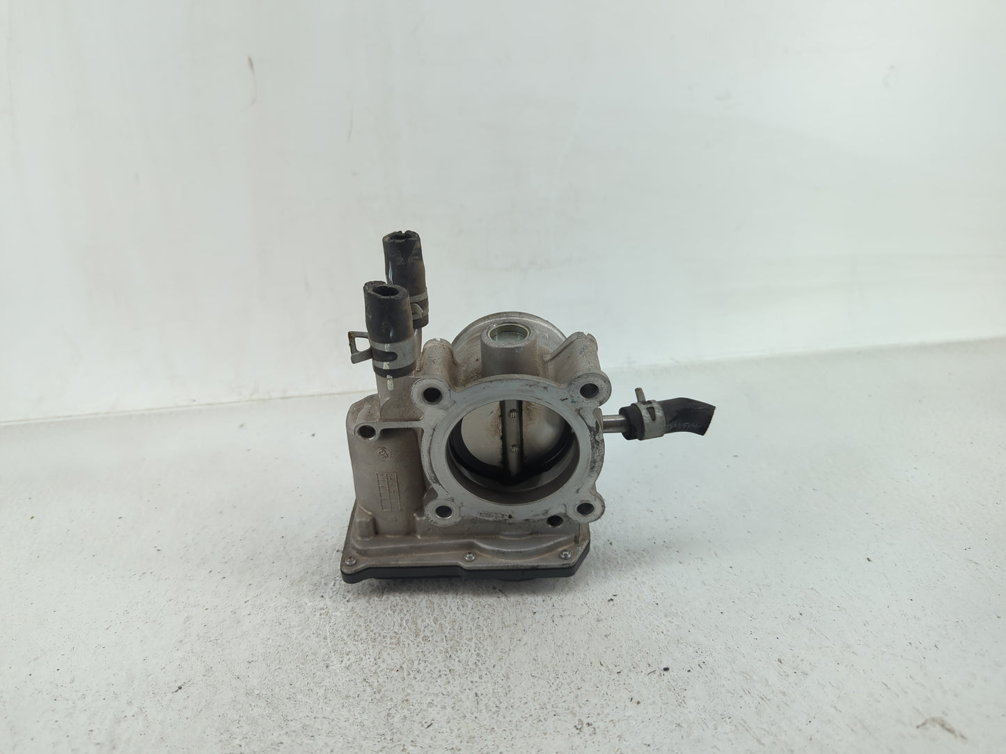 2012-2019 Hyundai Accent Throttle Body P/N:35100-2B300 Fits Fits 2012 2013 2014 2015 2016 2017 2018 2019 OEM Used Auto Parts