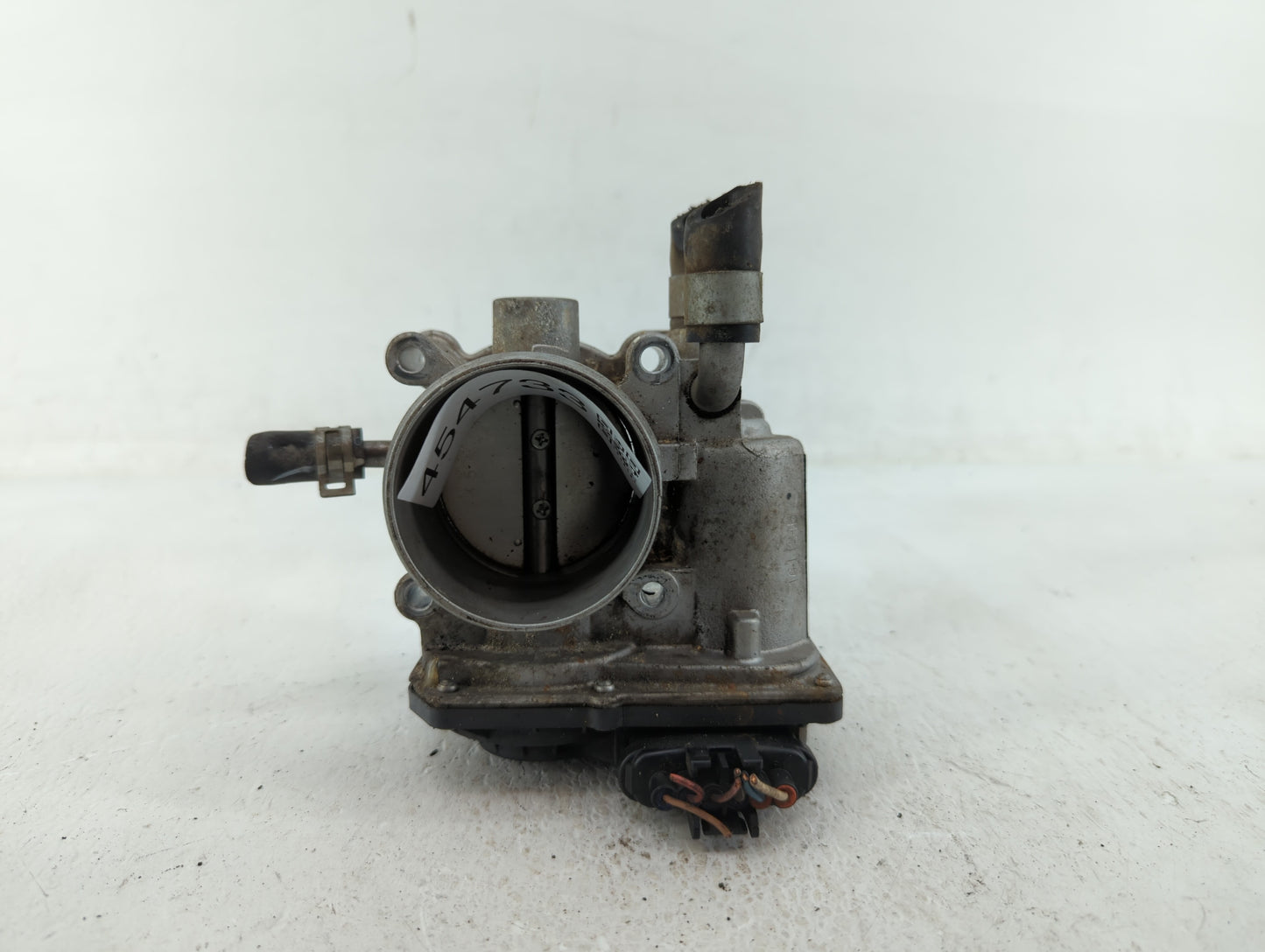 2012-2019 Hyundai Accent Throttle Body P/N:35100-2B300 Fits Fits 2012 2013 2014 2015 2016 2017 2018 2019 OEM Used Auto Parts