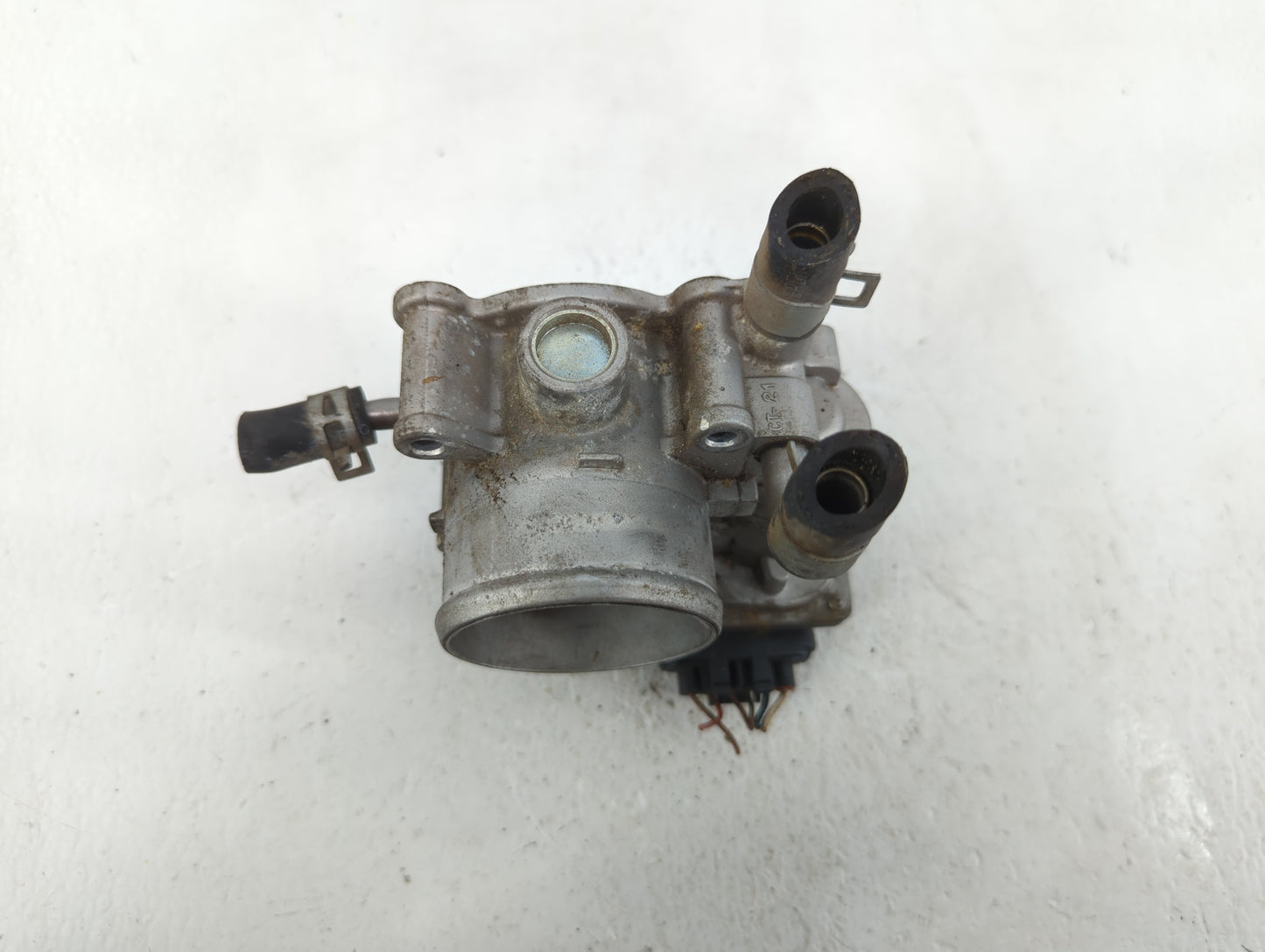 2012-2019 Hyundai Accent Throttle Body P/N:35100-2B300 Fits Fits 2012 2013 2014 2015 2016 2017 2018 2019 OEM Used Auto Parts