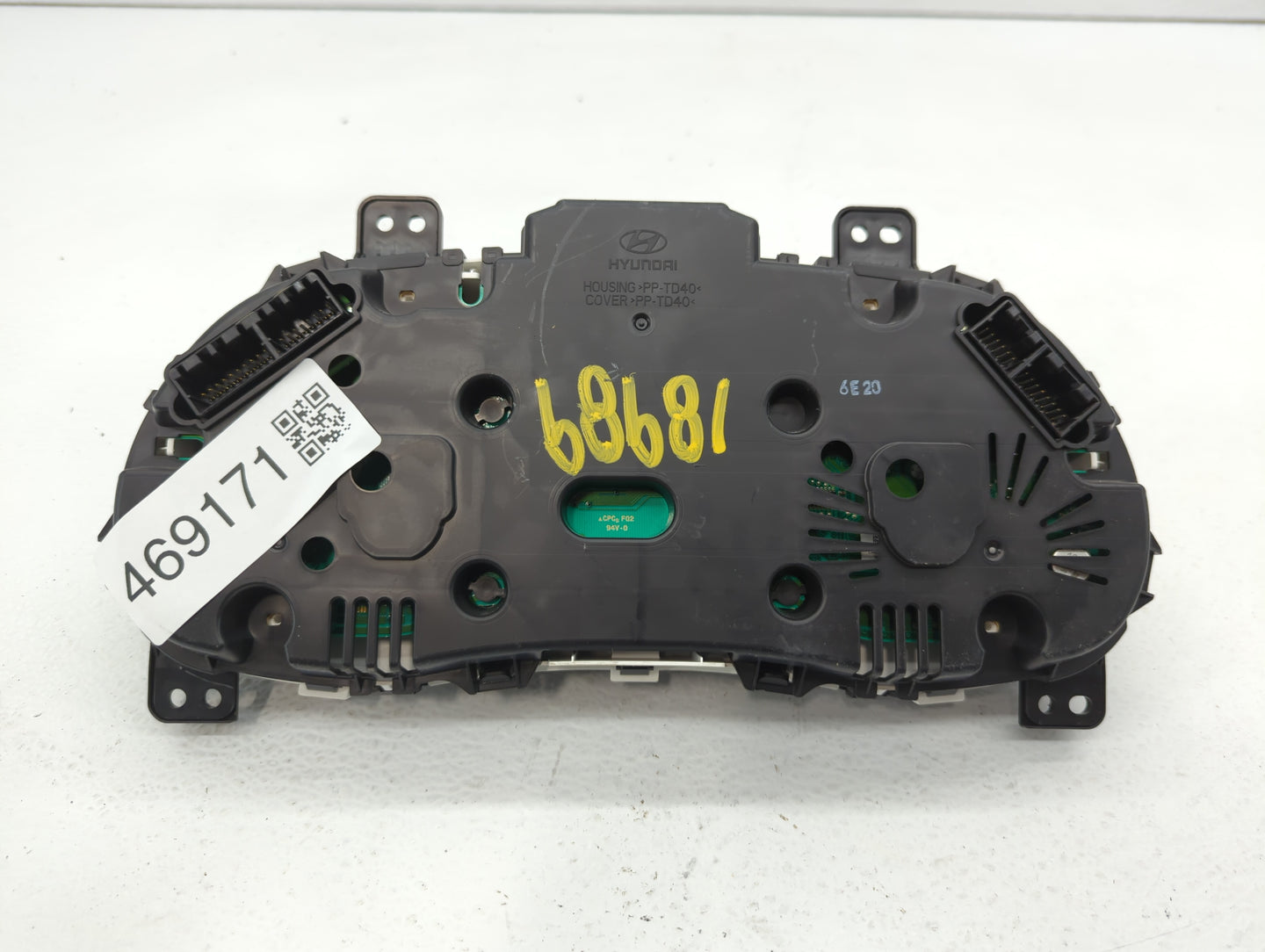 2015-2017 Hyundai Accent Instrument Cluster Speedometer Gauges P/N:94021-1R520 Fits Fits 2015 2016 2017 OEM Used Auto Parts 