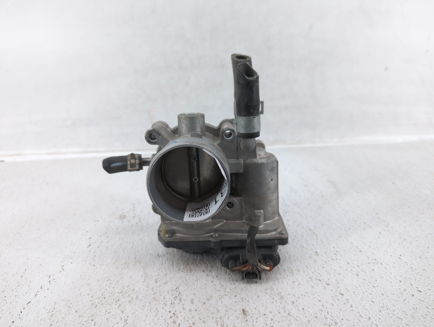 2012-2019 Hyundai Accent Throttle Body P/N:35100-2B300 Fits Fits 2012 2013 2014 2015 2016 2017 2018 2019 OEM Used Auto Parts