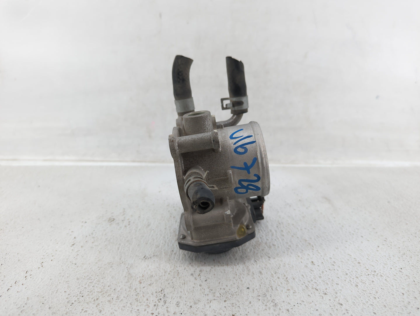 2012-2019 Hyundai Accent Throttle Body P/N:35100-2B300 Fits Fits 2012 2013 2014 2015 2016 2017 2018 2019 OEM Used Auto Parts