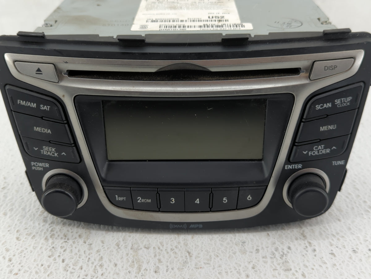 2015-2017 Hyundai Accent Am Fm Cd Player Radio Receiver 517820 - Oemusedautoparts1.com