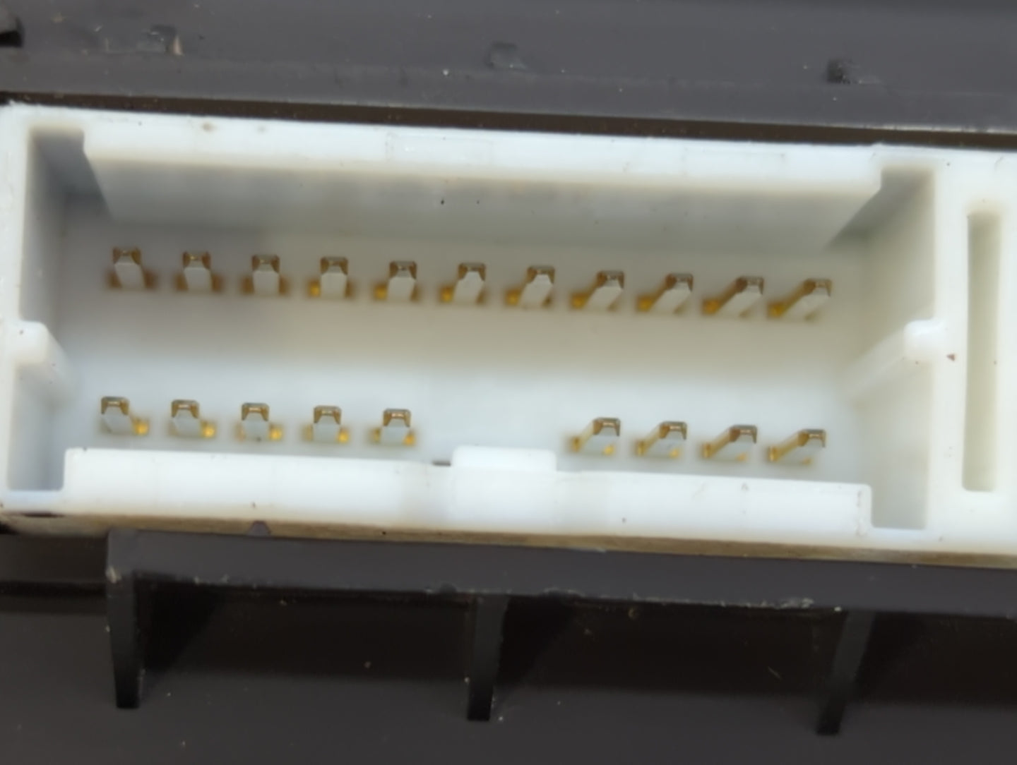 2015-2017 Hyundai Accent Chassis Control Module Ccm Bcm Body Control - Oemusedautoparts1.com