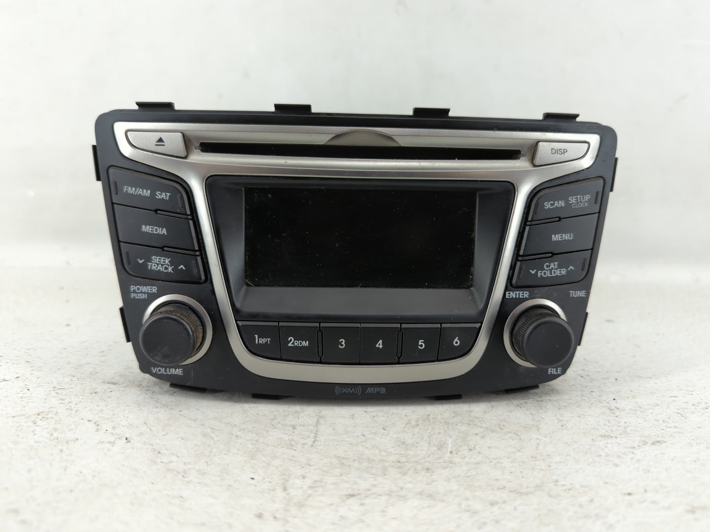 2015-2017 Hyundai Accent Am Fm Cd Player Radio Receiver - Oemusedautoparts1.com