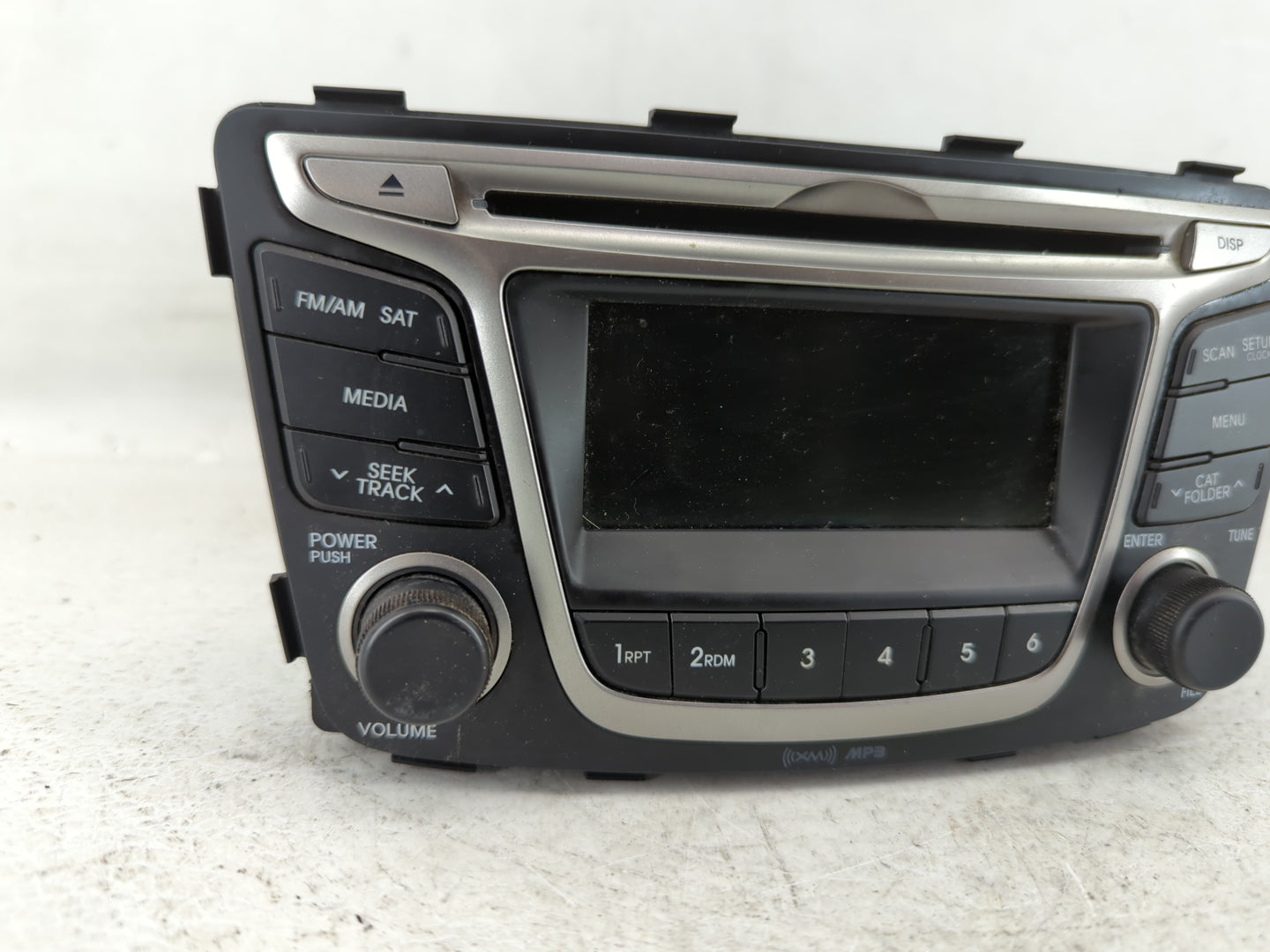 2015-2017 Hyundai Accent Am Fm Cd Player Radio Receiver - Oemusedautoparts1.com