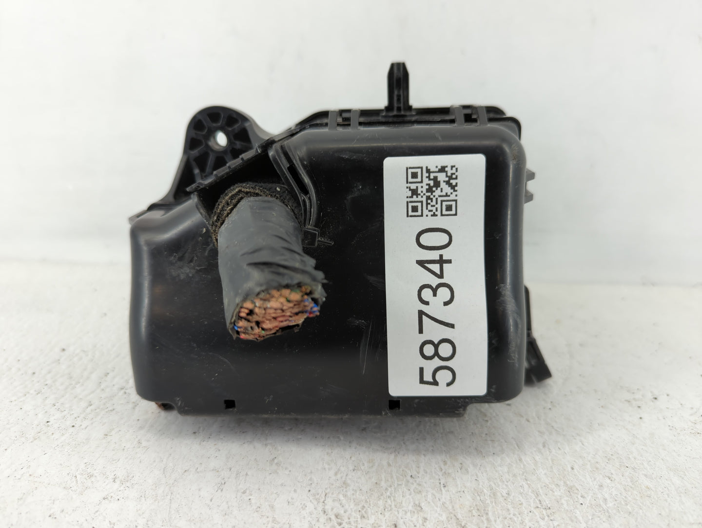 2015-2017 Hyundai Accent Fusebox Fuse Box Panel Relay Module P/N:91420-1R580 Fits Fits 2015 2016 2017 OEM Used Auto Parts - 