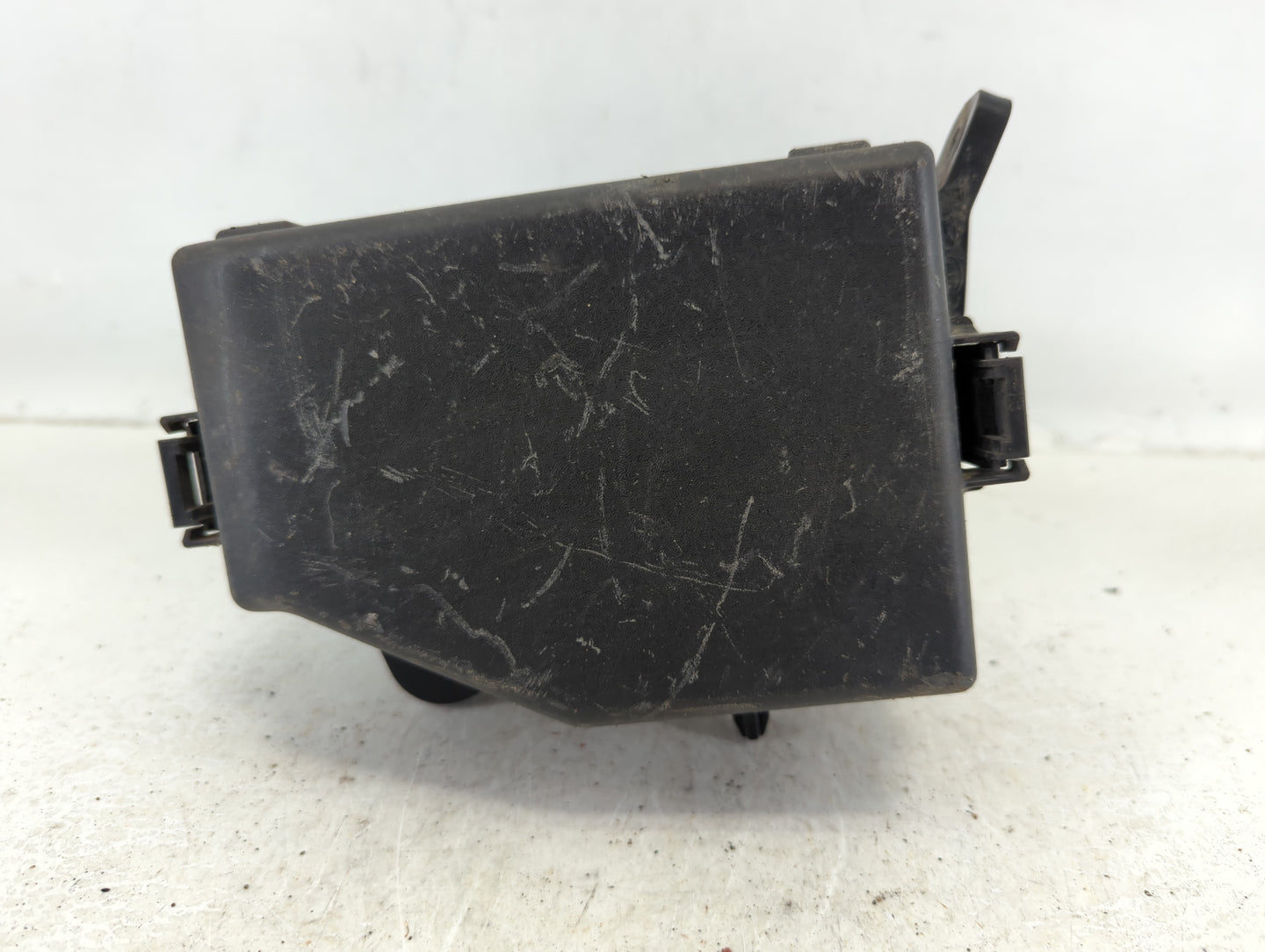 2015-2017 Hyundai Accent Fusebox Fuse Box Panel Relay Module P/N:91420-1R621 Fits Fits 2015 2016 2017 OEM Used Auto Parts - 
