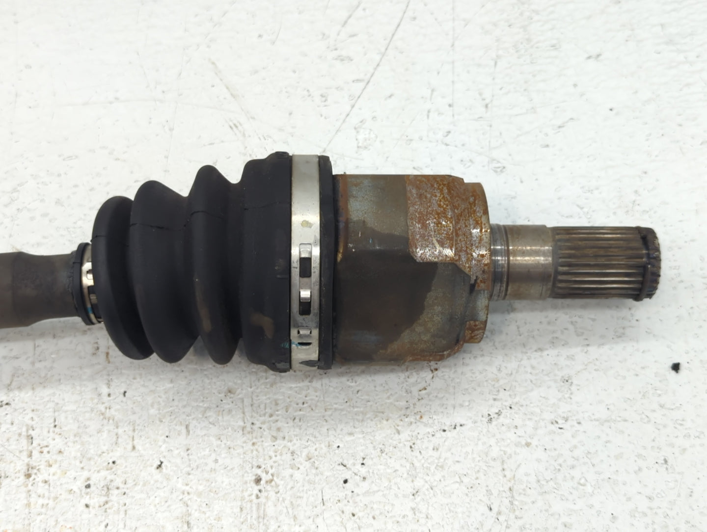 2012-2017 Hyundai Accent Axle Shaft Front Passenger Cv C/v - Oemusedautoparts1.com