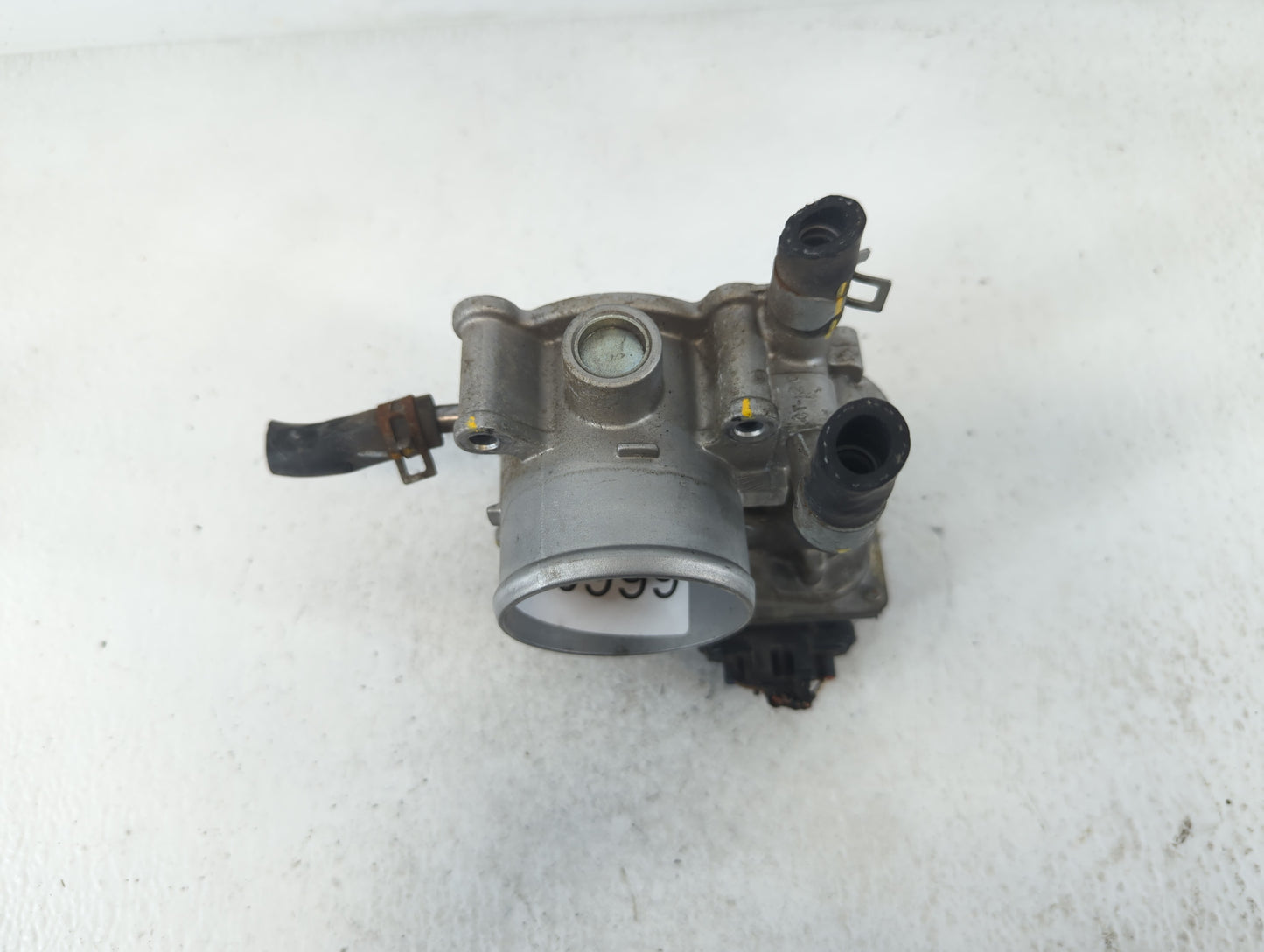 2012-2019 Hyundai Accent Throttle Body P/N:35100-2B300 Fits Fits 2012 2013 2014 2015 2016 2017 2018 2019 OEM Used Auto Parts