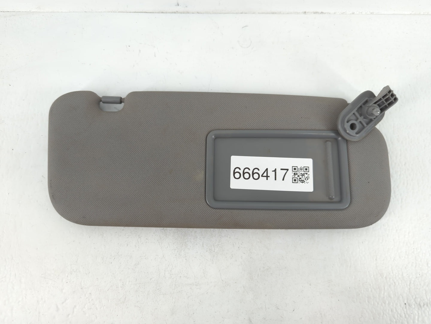 2014-2017 Hyundai Accent Sun Visor Shade Replacement Passenger Right Mirror Fits Fits 2014 2015 2016 2017 OEM Used Auto Part