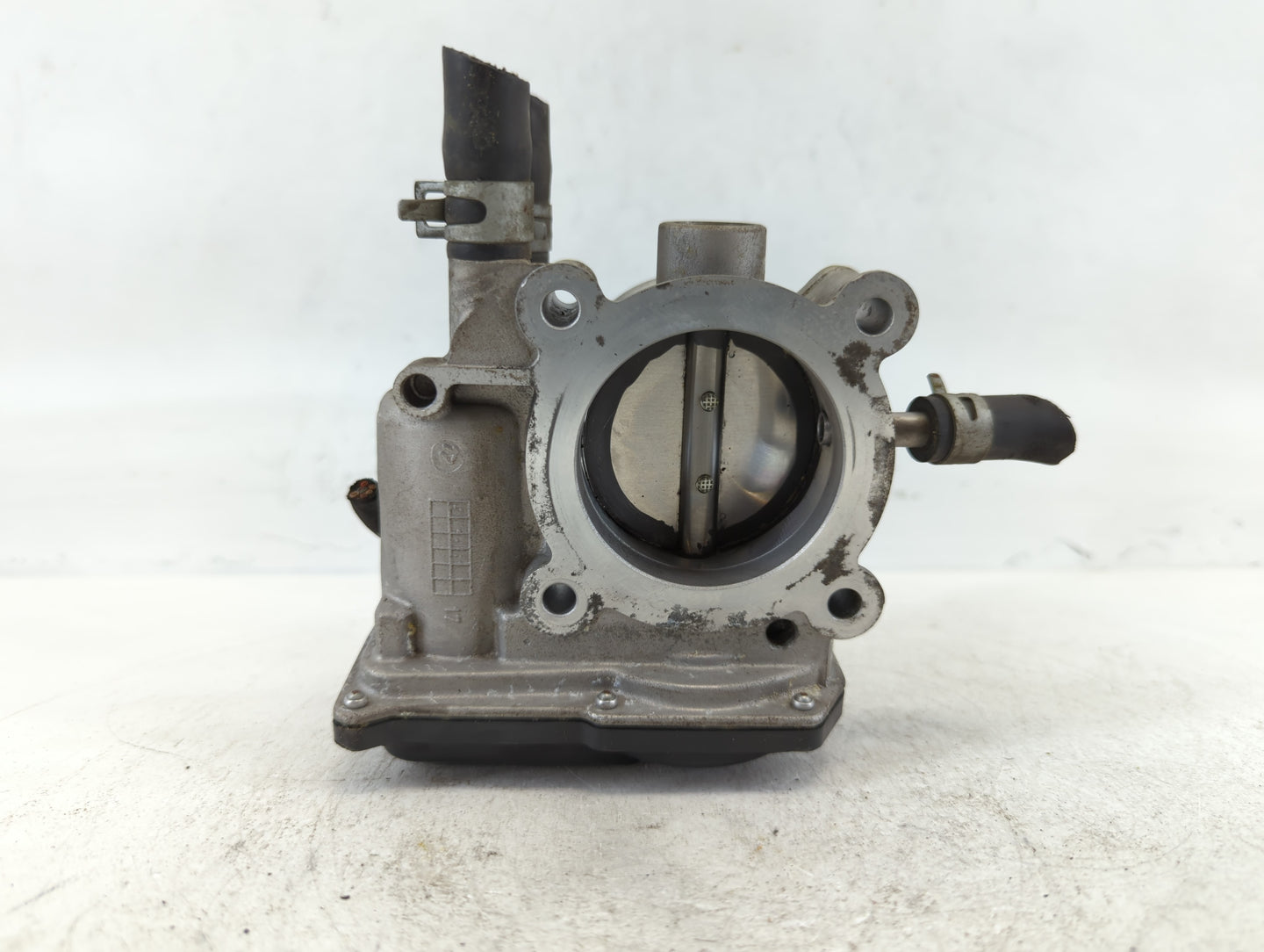 2012-2019 Hyundai Accent Throttle Body P/N:35100-2B300 Fits Fits 2012 2013 2014 2015 2016 2017 2018 2019 OEM Used Auto Parts