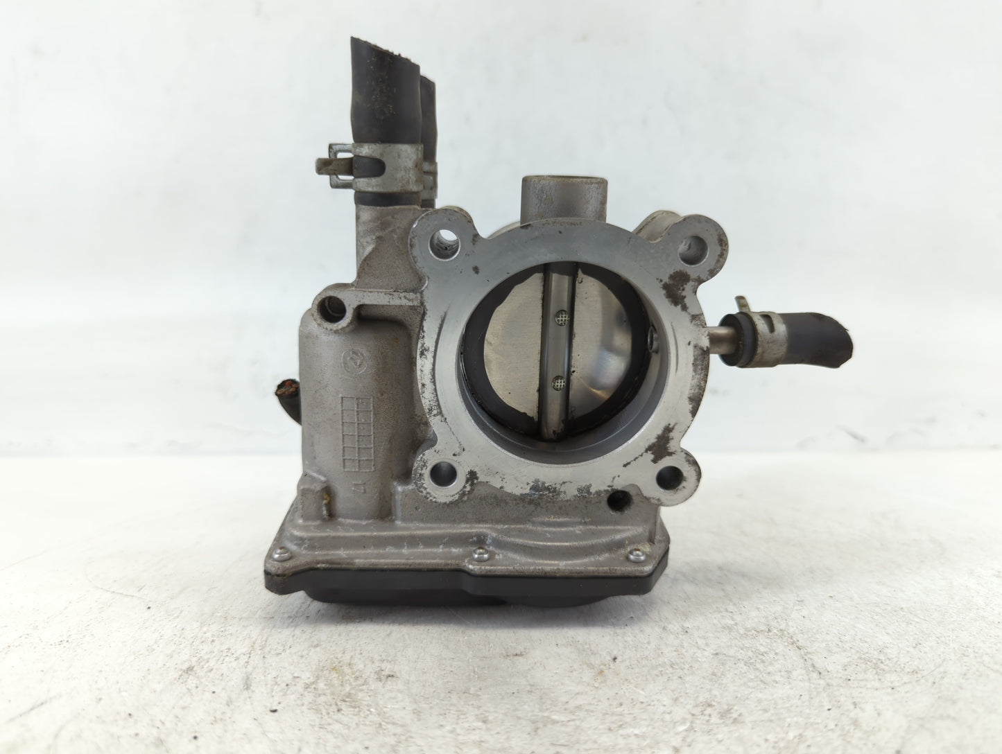 2012-2019 Hyundai Accent Throttle Body P/N:35100-2B300 Fits Fits 2012 2013 2014 2015 2016 2017 2018 2019 OEM Used Auto Parts