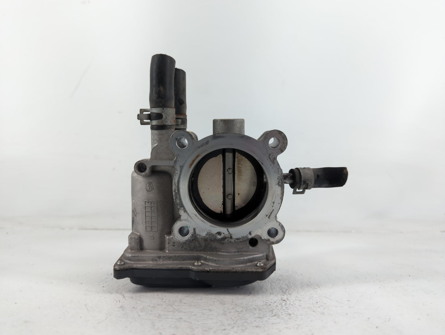 2012-2019 Hyundai Accent Throttle Body P/N:35100-2B300 Fits Fits 2012 2013 2014 2015 2016 2017 2018 2019 OEM Used Auto Parts