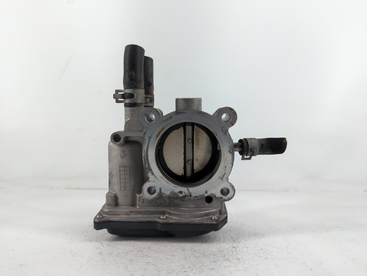 2012-2019 Hyundai Accent Throttle Body P/N:35100-2B300 Fits Fits 2012 2013 2014 2015 2016 2017 2018 2019 OEM Used Auto Parts