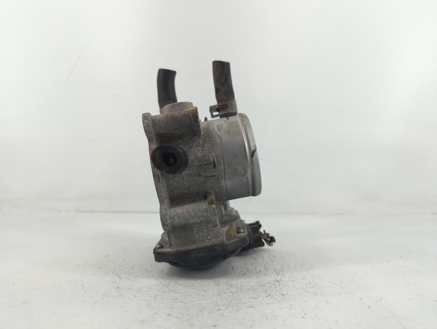 2012-2019 Hyundai Accent Throttle Body P/N:35100-2B300 Fits Fits 2012 2013 2014 2015 2016 2017 2018 2019 OEM Used Auto Parts